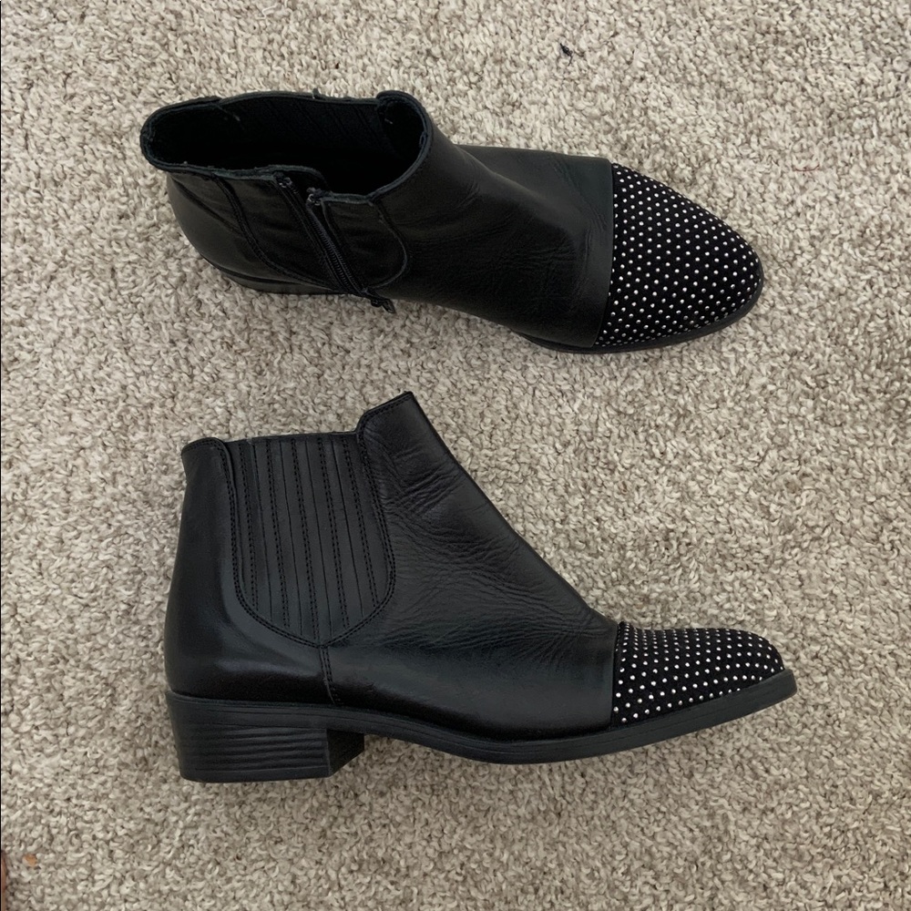 kanna Black Leather Ankle Booties